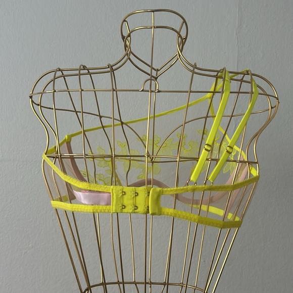Agent Provocateur Yellow Floral Bra - Picture 12 of 13
